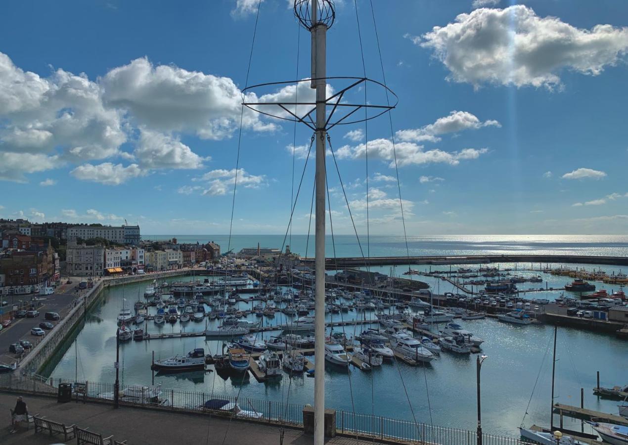 Albert'S Watch Ramsgate Ngoại thất bức ảnh